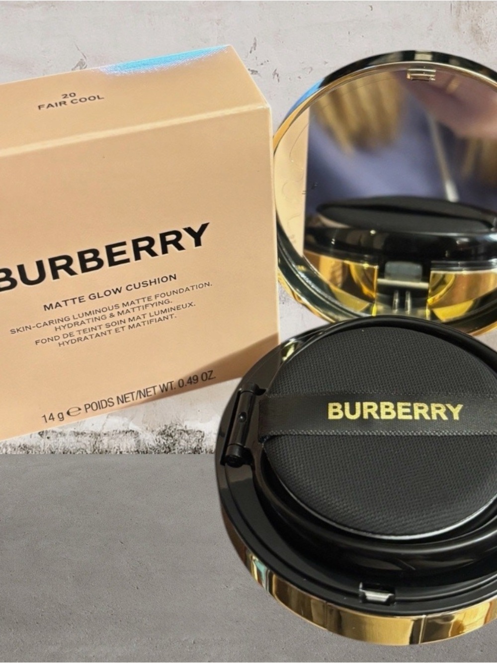 NIB Burberry Matte Glow Cushion Foundation in 20 Fair Cool